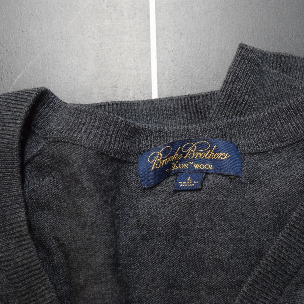 SALE! BROOKS BROTHERS LONG SLEEVE V NECK SWEATER
